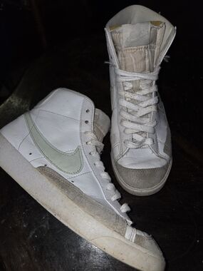 Nike Blazer Mid '77 Vintage Womens Size 9
